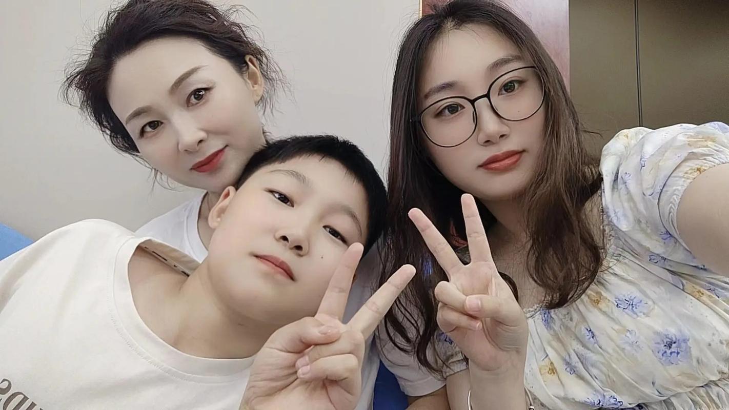 母三人官方正式版下载最新版 手机电脑都能用