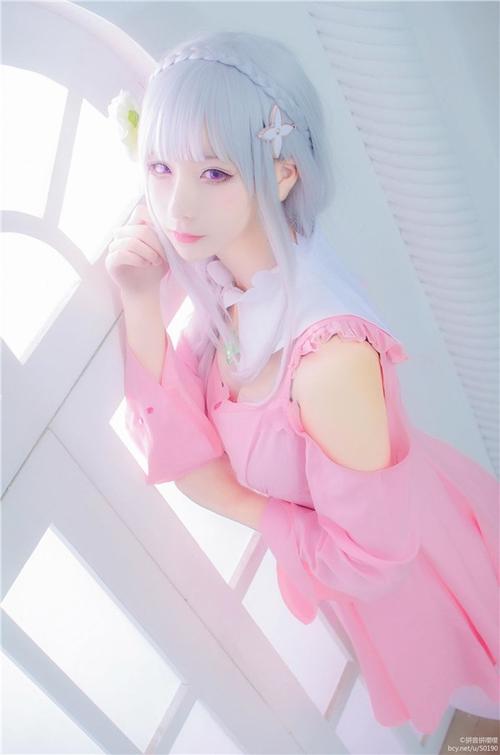 新婚妻子的Cosplay生活安卓版下载教程