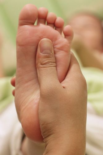 曾经欺负我的不良少年来到我的按摩店官方网站求服务