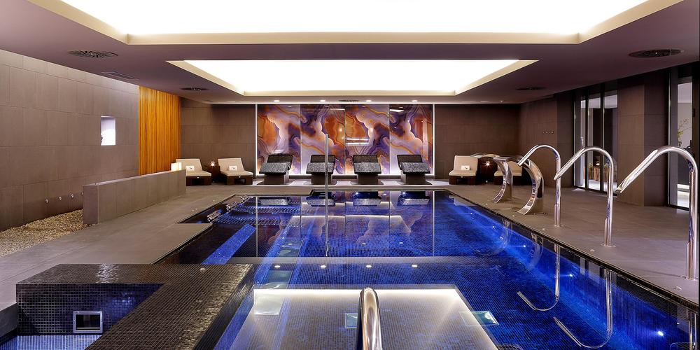 水疗中心汉化版下载最新资源一键获取