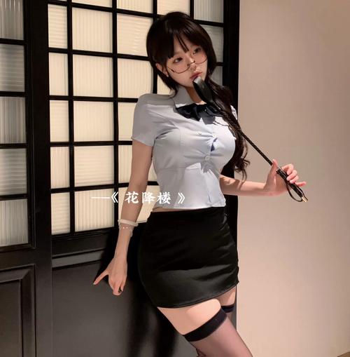 热辣可爱制服汉化版下载最新资源一键获取