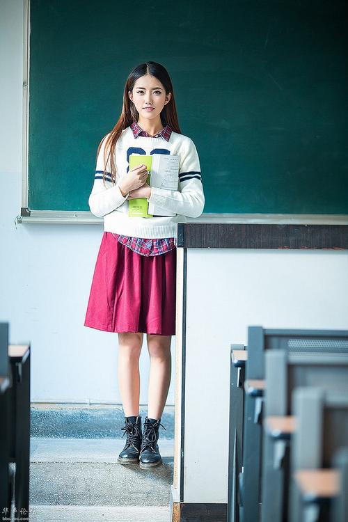 对班上的女生使用色情券吧下载安卓