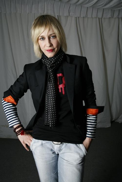 爱与战争系列三部曲在哪个平台可以下载